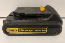 DEWALT DCB207 20V LITHIUM BATTERY (P08033041)