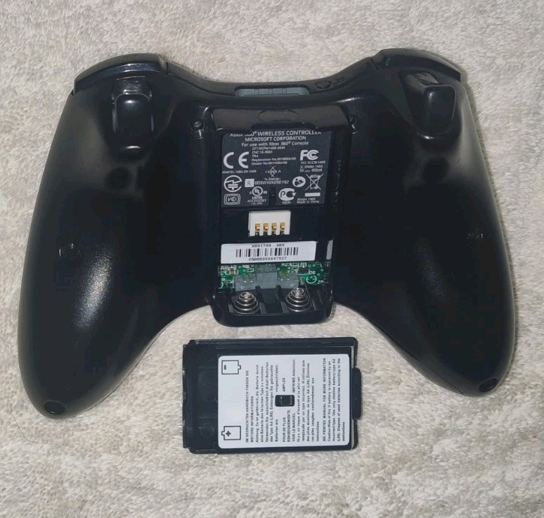 Xbox 360 S, 250gb, 25 Games, 3 Controllers, Kinect (Works Great) | eBay