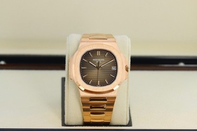 Patek Philippe Nautilus 5711/1R-001, Brown Gradient Dial - 18kt Rose Gold