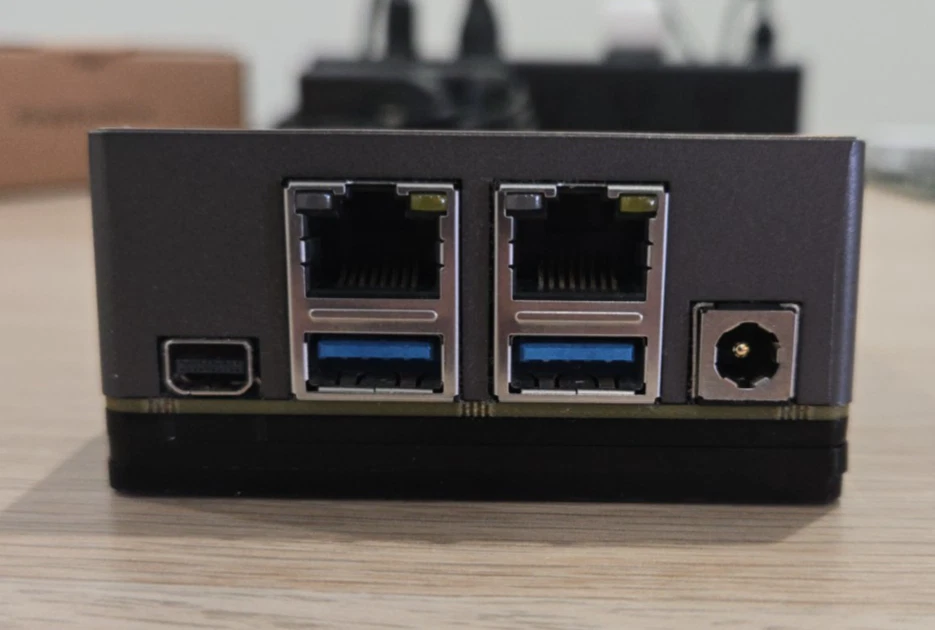 ZimaBoard 832 - Single-board x86 Quad-Core 8GB RAM fanless server PCIe & SATA3 - Image 4 of 4