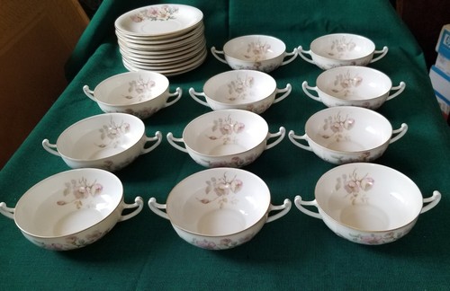 11 SETS EPIAG CZECHOSLOVAKIA 02460 CREAM SOUP BOWLS WITH HANDLES & SAUCERS - Picture 5 of 17