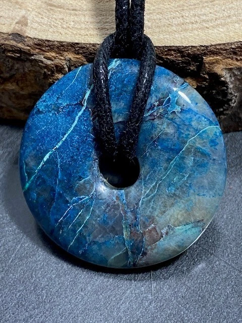 Shattuckit Donut ca 33 mm Edelstein Anhänger gebohrt mit Band - aus Namibia AA - Bild 3 von 4