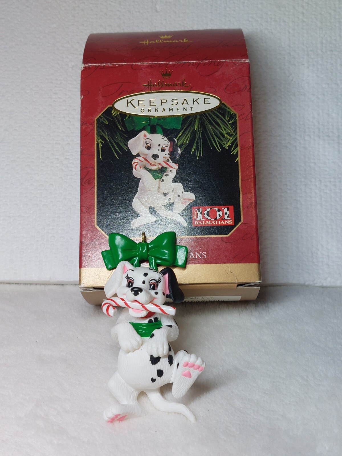 Ornement Disney Les 101 Dalmatiens en résine peinte de 8cm pour sapin