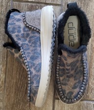 Hey Dude Denny Leo Beige Leopard Print Faux Fur Lined Ankle Bootie Womens 9  4 