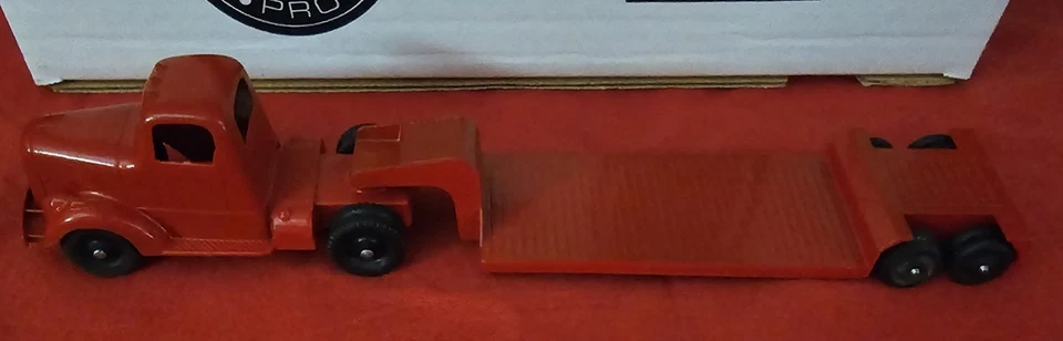 Vintage Tootsietoy Red Diecast Car Carrier Lowboy Semi Truck Transporter USA - Image 2 of 4