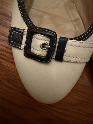 saks fifth avenue Women s Flats Used Size 10