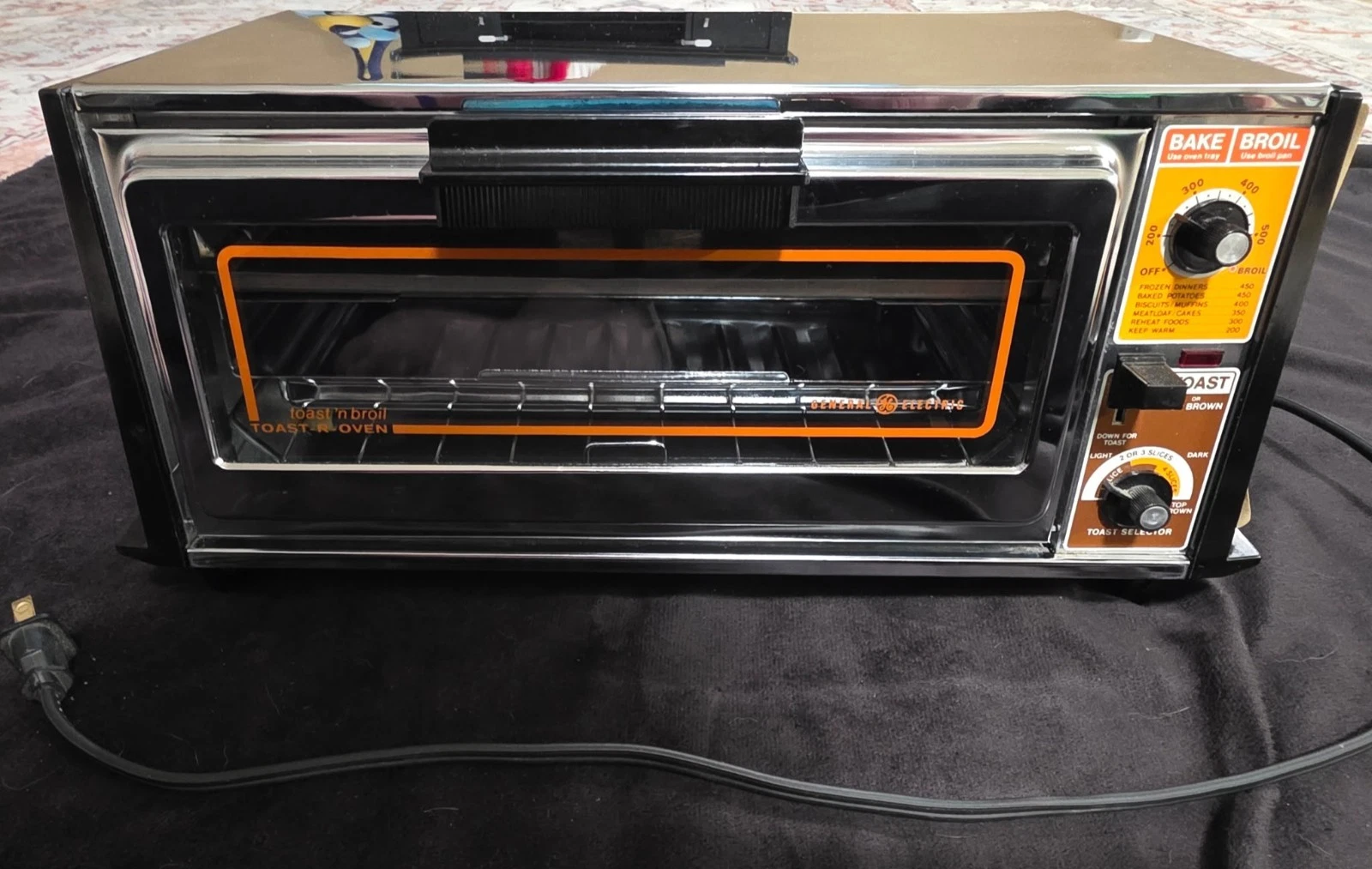Vintage General Electric Toast R Oven GE Toaster Oven A63126 Tested W/ Pans