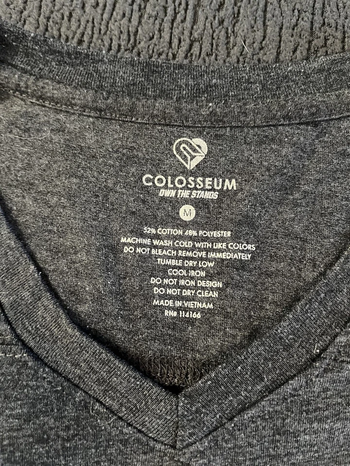 Purdue University Nike Womens V-Neck Shirt Short Sleeve Size Medium Boilermakers - Image 3 of 4