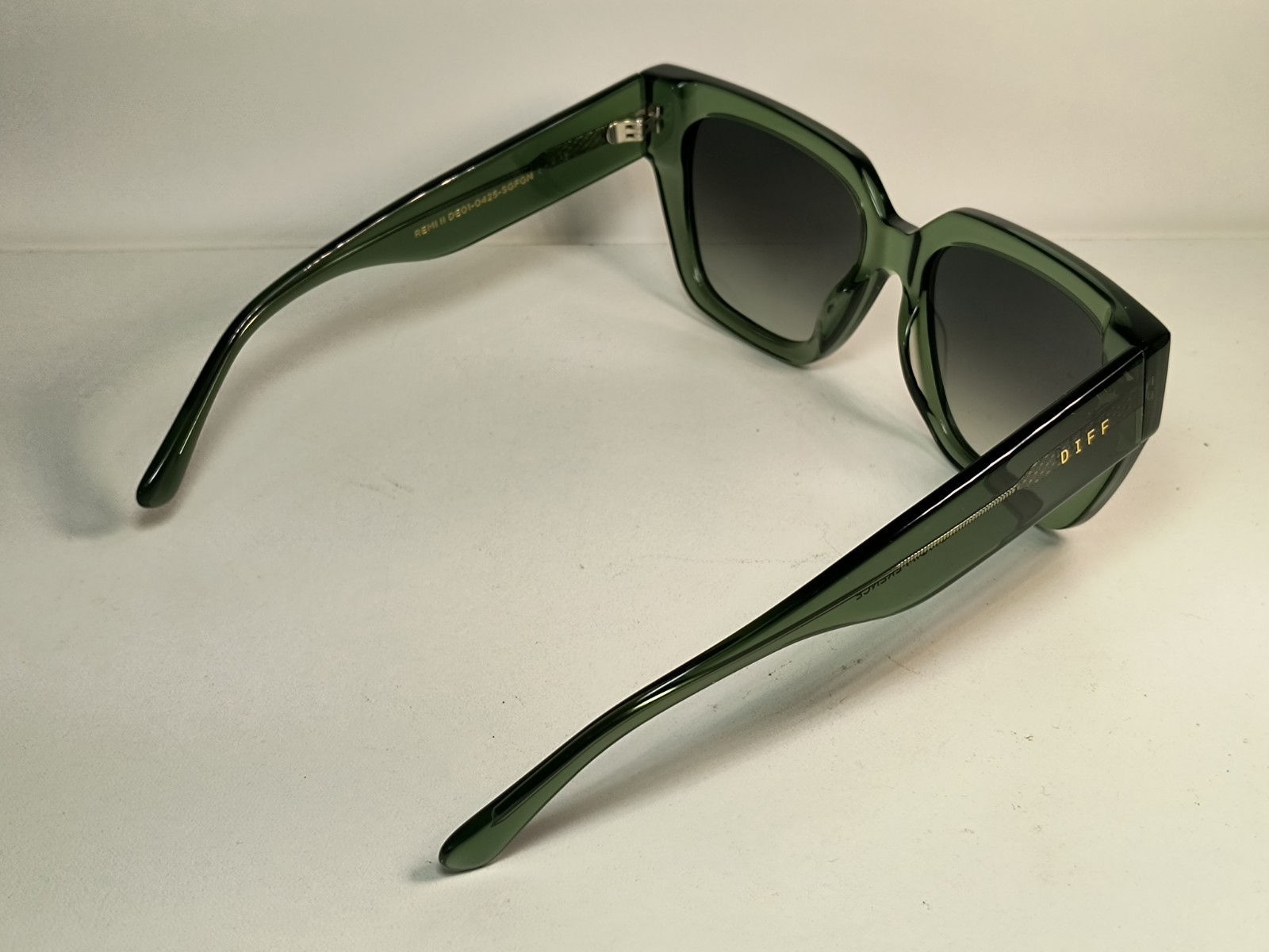 Diff Sunglasses Remi II translucent Green minty A… - image 9