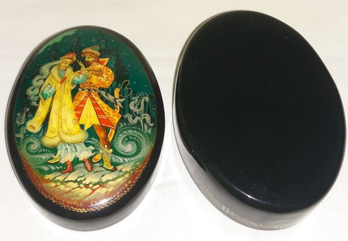 Petite boite Laquée Russe Danseurs Non Signée 7,5 cm x 5 cm x 3 cm N°728/7 - Foto 4 di 7