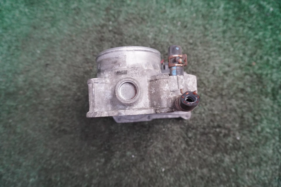 2008 2009 2010 TOYOTA Tacoma 4L THROTTLE BODY OEM 121K Miles  220300P010 - Image 3 of 4