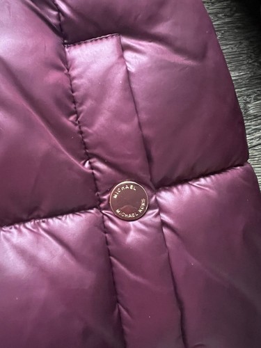 MICHAEL KORS GIRLS PUFFER COAT SIZE 14 WINE COLOR WITH FUR - Picture 3 of 5