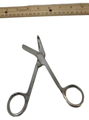VIntage Mckesson Medical Bandage Scissors Made In Pakistan 6" - Picture 3 of 8