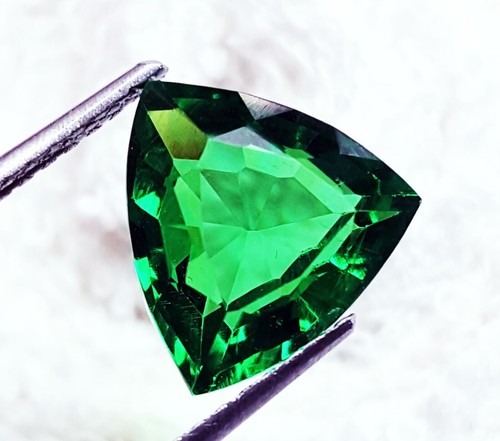 Loose Gemstone Natural Green Garnet 7.20 Ct Trillion Shape Certified - Picture 2 of 4