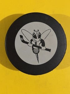 OLD VINTAGE HOCKEY PUCK - BRACKNELL BEE'S