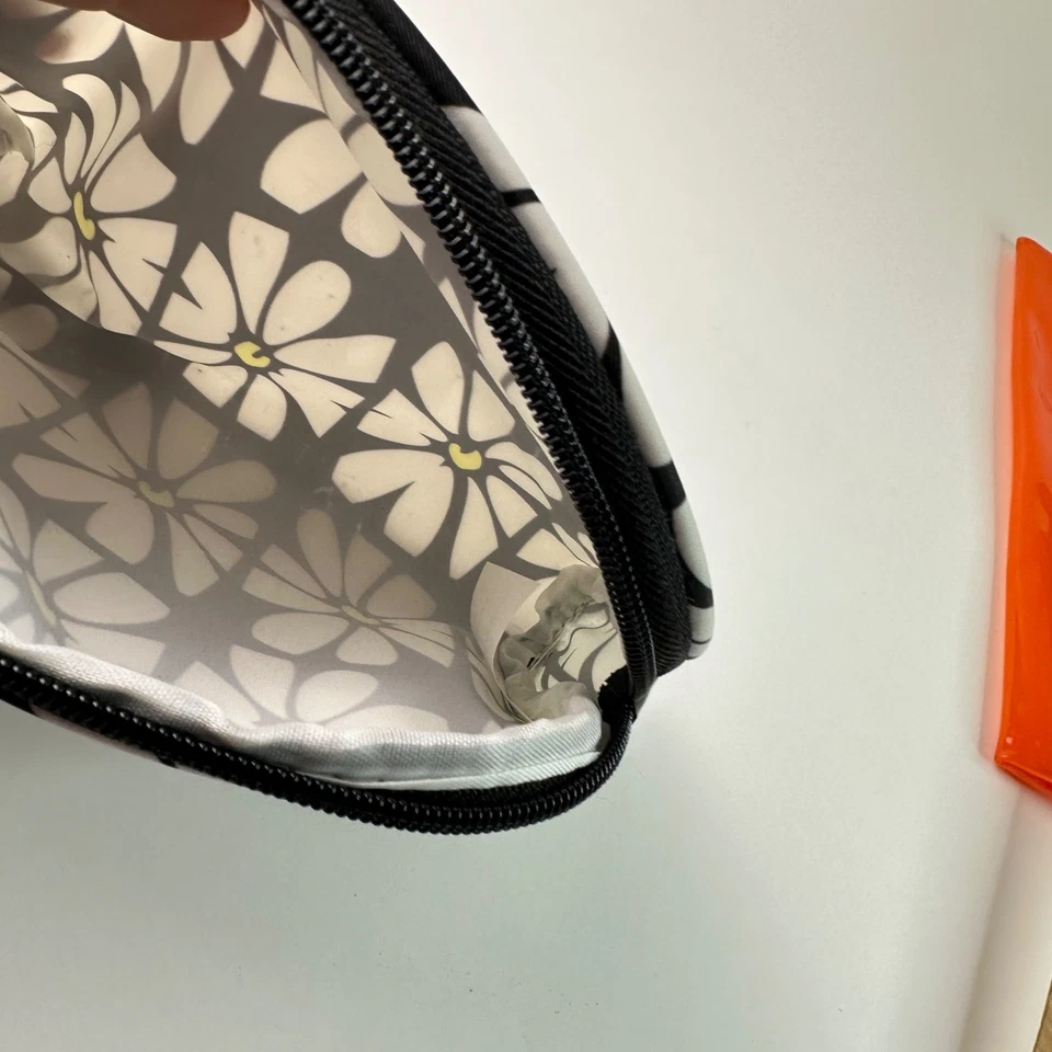 Basics Small Makeup Bag NWT 7 in By 4.5 in - Image 4 of 4