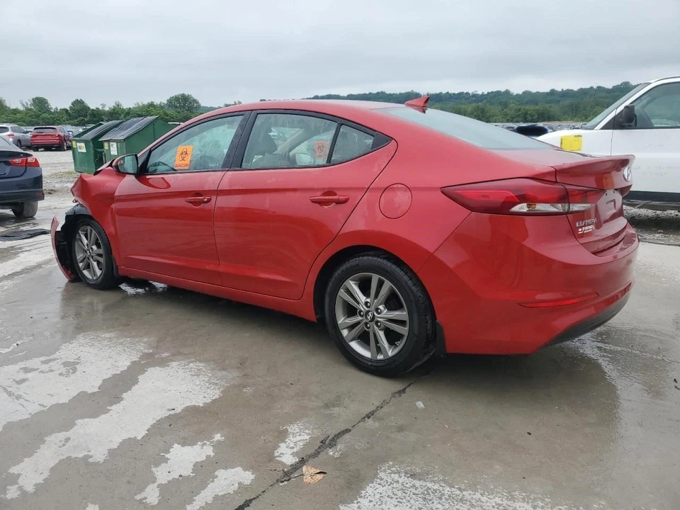 Hyundai Elantra 2017 antena roja Foto 4 de 4