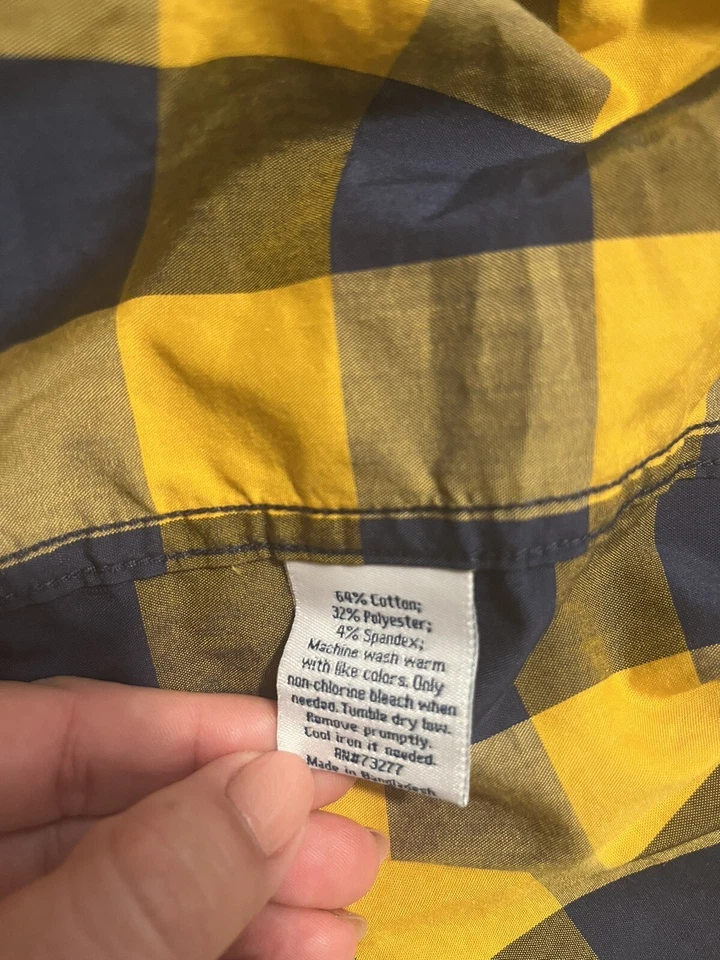 Urban Pipeline Button Down Shirt Size Medium Maxflex Blue and Yellow Plaid - Image 4 of 4
