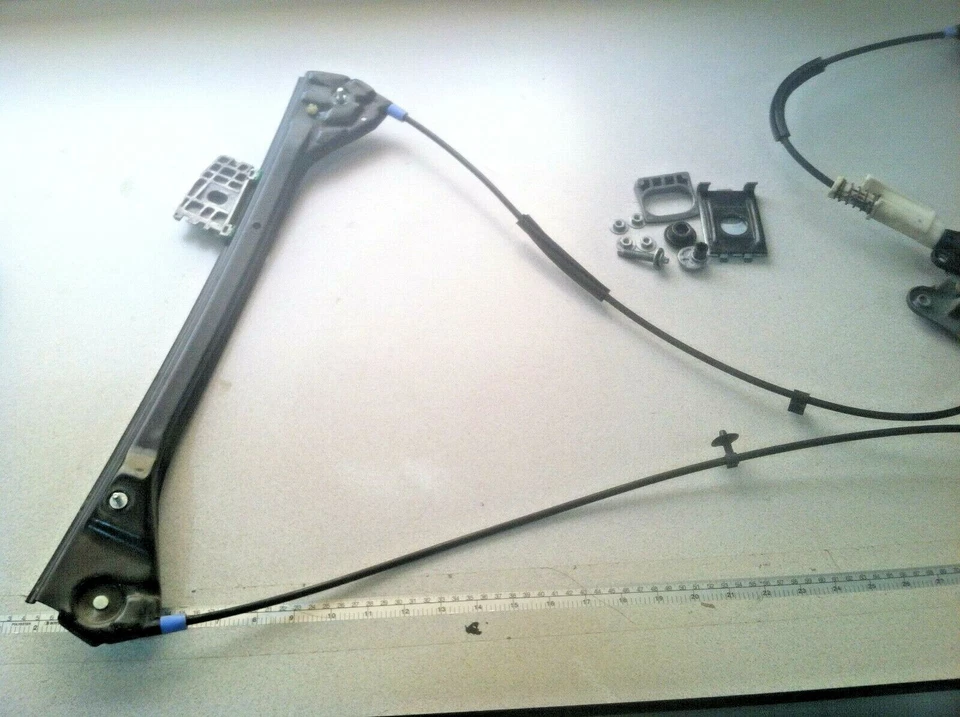 00-06 BMW 323Ci 325Ci 330Ci E46 ~ REGULADOR VENTANA DELANTERA IZQUIERDA ~ 51338229105					 Foto 2 de 4