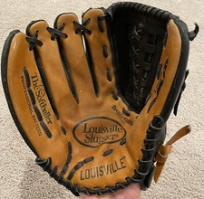 LOUISVILLE SLUGGER LP1350 13.5" Baseball Glove LHT PRO PATTERN - Excellent Cond.