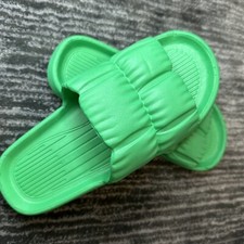 Womens 6.5/7 Cloud Slides Slippers Shower Shoes Non Slip Soft Sandals Green