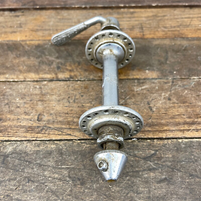 64 mm brillant - Poignée de meuble incurvée en alliage de zinc, planche