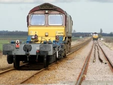 Photo 6x4 Fodder Dike Bank, Eastville Eastville/TF4056 Class 66078 stand c2011