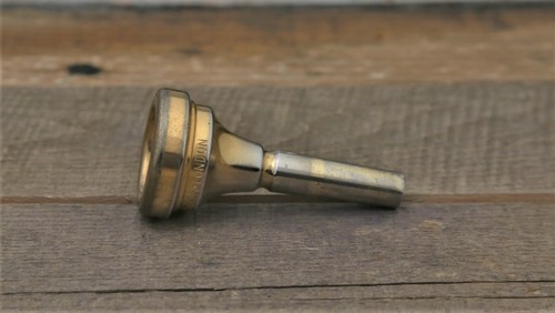 Denis Wick 9BS Gold Small Shank Trombone Mouthpiece #TRO017 - Picture 2 of 5