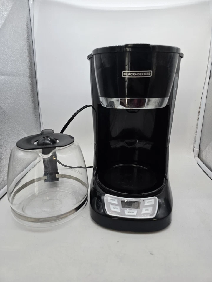 Black decker 12-cup programmable coffee maker - Image 3 of 4