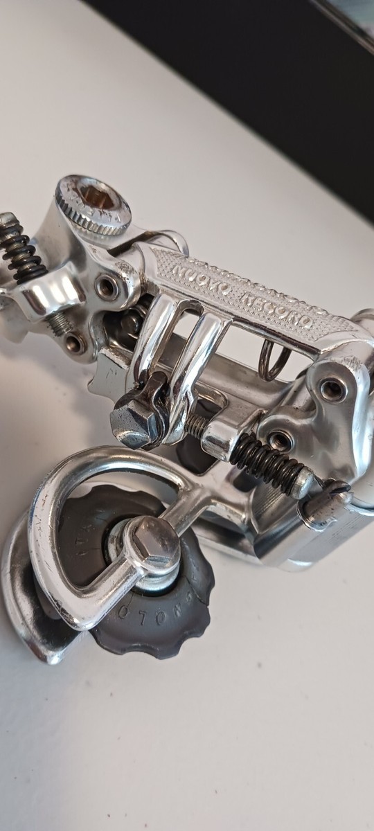 Ancien Dérailleur Arrière Campagnolo Nuovo Record – Vélo Course Vintage – Fabriqué En Italie 1981