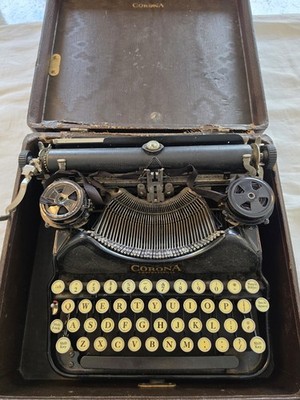 Vintage Corona 4 Professional Portable Typewriter 1920's Original
