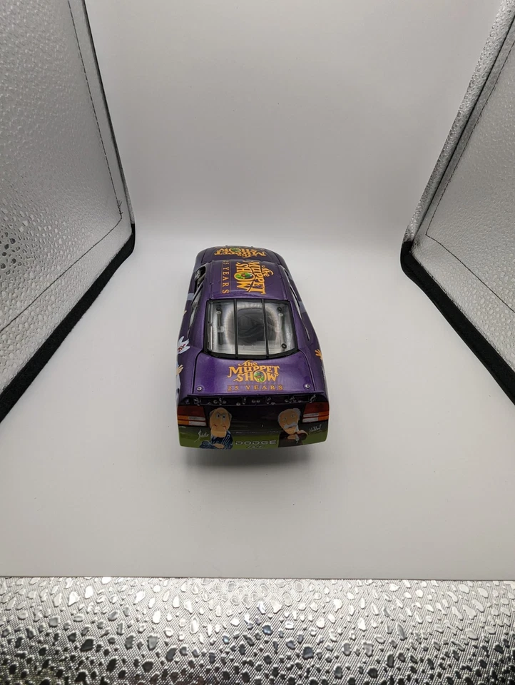 THE MUPPET SHOW EVENT PROGRAM CAR 2002 1/24 ACTION DIECAST CAR Foto 2 de 4
