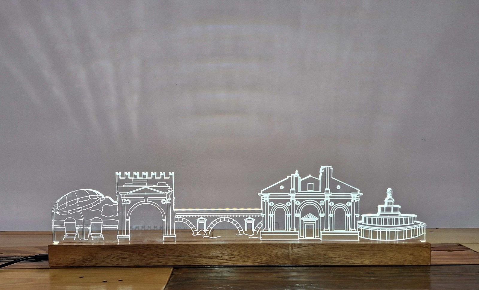 Lampada LED Rimini SBAM DESIGN | Design Urbano e Luce d'Atmosfera USB