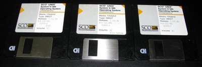 3 Disc 3,5  Instalation SCO  UNIX  System V/386 Operating System  Media: 135dshd