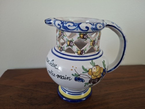 POT TROMPEUR en faience de