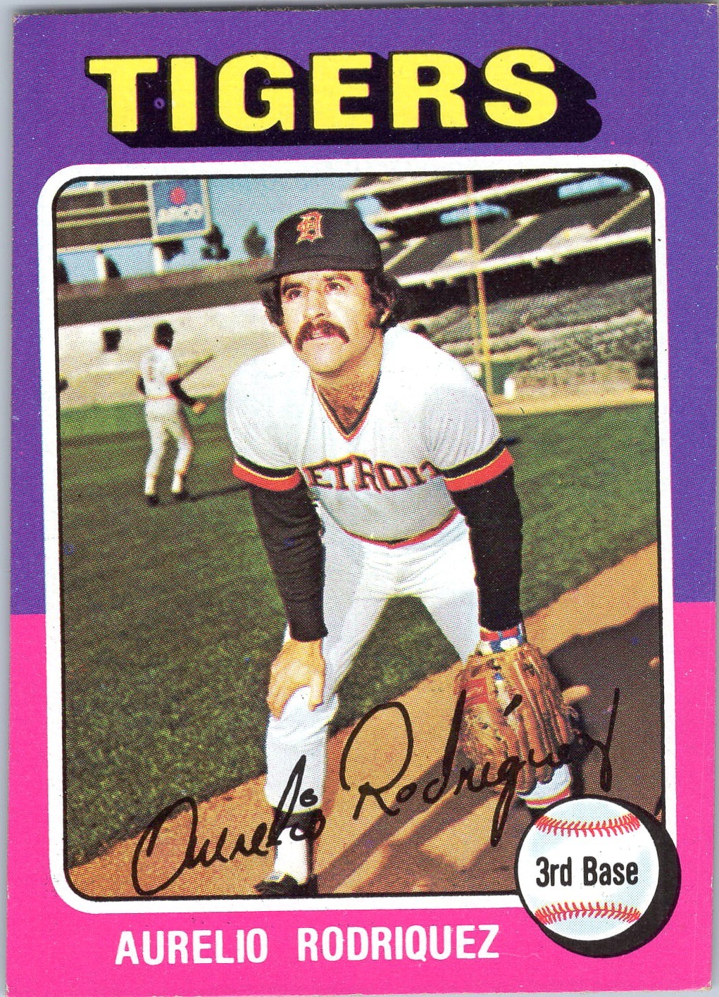 1975 Topps #221 Aurelio Rodriguez Detroit Tigers Baseball Card