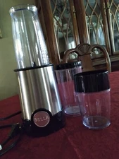 KitchenSmith by Bella 7-Piece Personal Blender System, Compact & Versatile