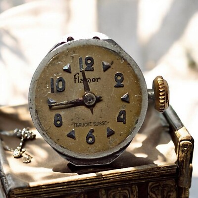 Montre Bracelet Mécanique Manuelle FOR - Cadran Doré Avec Chiffres Arabes - Boîtier Acier Doré, Bracelet Noir - Occasion