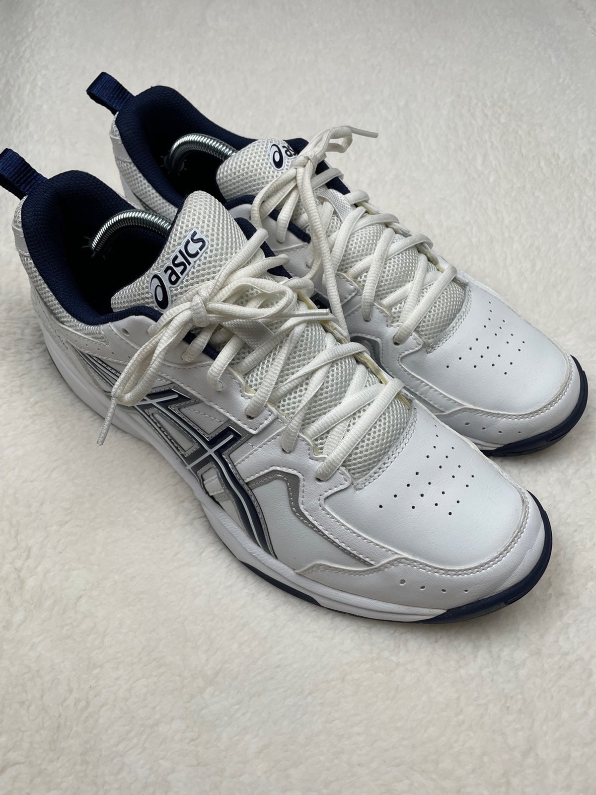 asics mens white sneakers