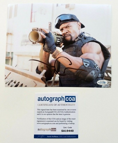 Terry Crews Signed 'The Expendables' BAZOOKA 8x10 Photo EXACT Proof ACOA