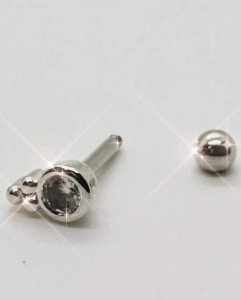 Joyería Helix Tragus de metal plateado circonita cúbica con oreja de 3 puntos nueva con caja Foto 2 de 3