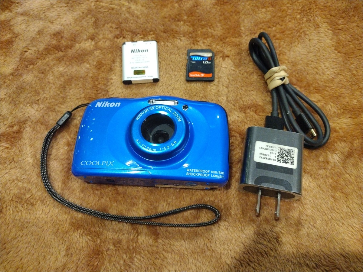Nikon COOLPIX S33 Digital Camera [Super clean] Waterproof 13.1 MP