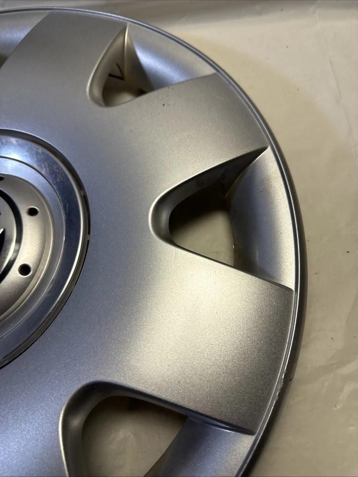 2001–2005 Volkswagen Beetle 15” Hubcap Wheel Cover OEM 1C0 601 147J/K - Image 4 of 4