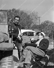 45bx06-149 Richard Todd Henry Koster behind the scenes The Virgin Queen 45bx06-1