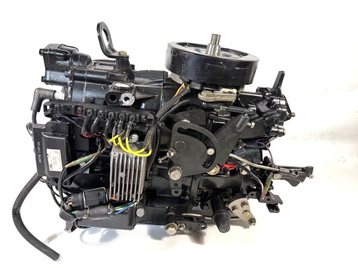 1999 Johnson OUTBOARD 50 HP Cylinder Block & Case 0437341 for sale 