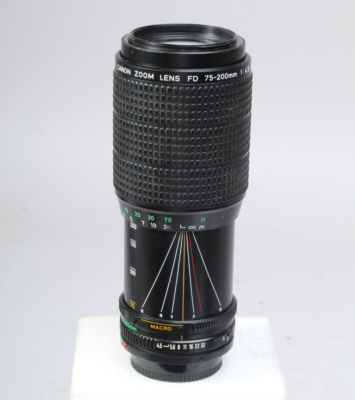 CANON FD 75-200MM F/4.5 ZOOM MACRO FOCUSING LENS W CAPS