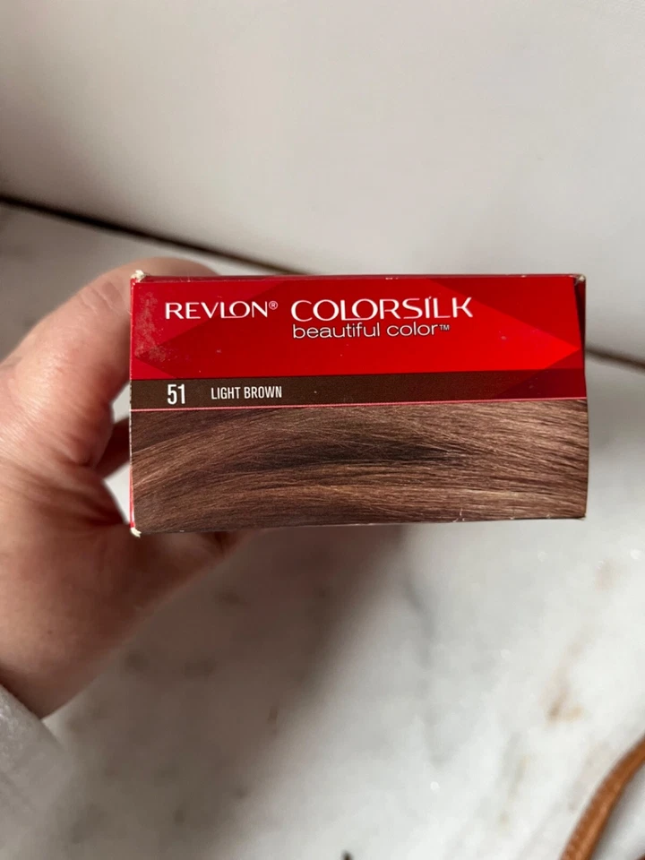 Tintura de cabelo permanente Revlon Colorsilk - Sem amônia com queratina #51 marrom claro - Imagem 3 de 4