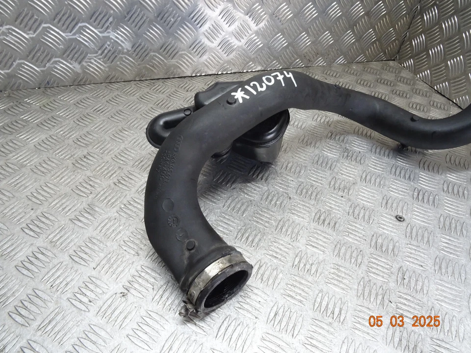 2014 AUDI A4 SE TECHNIK B8 2.0TDI CVT MK4 4DRS SALOON INTERCOOLER PIPE *12074 - Image 2 of 4
