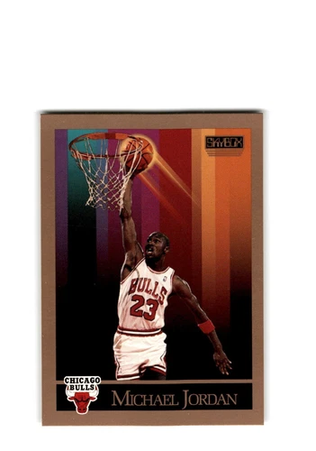 1990 Skybox Basketball Card #41 Michael Jordan Chicago Bulls
