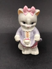 Bronson Collectibles Cat With Kitten in Skirt Figurine - 1993 BC 